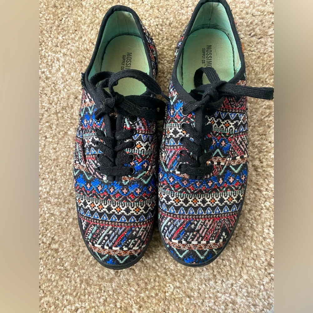 Cute canvas shoes